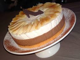 Decouvrez Notre Recette Facile Et Rapide De Entremets Poire Chocolat Sur Cuisine Actuelle Retrouvez Le Poire Au Chocolat Entremet Poire Chocolat Mousse Poire