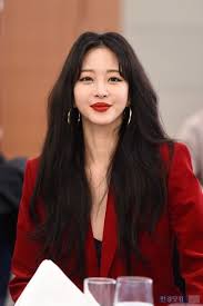 이어 클럽 '버닝썬'의 여배우가 한예슬이라고 추가 주장을 이어가 논란이. 29z0z12mi4nqnm