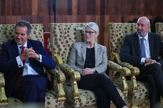 ENCUENTRO EN PALACIO DE GOBIERNO! 🇵🇪🤝 La presidenta del Perú, Keiko  Fujimori, recibió a la presidenta del Comité Olímpico Internacional, Kirsty  Coventry, y al presidente de Panam Sports, Neven Ilic, en Lima.