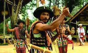 Tari toerang batu merupakan tarian yang termasuk atau sejenis tarian perang yang berasal dari provinsi sulawesi barat. Tarian Sulawesi Barat Khazanah Budaya Masyarakat Mamuju