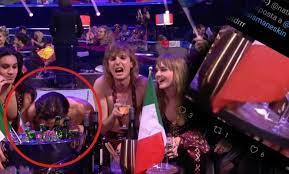 Måneskin will represent italy at the eurovision song contest 2021 with the song zitti e buoni. Bronca Eurovisao Rumores De Que A Banda De Italia Estava A Drogar Se Durante A Emissao Dioguinho Blog