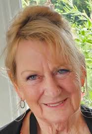 Hi all! I just wanted to introduce myself and share a photo I took. My name  is Teresa Aker. I have a talkshow called "Success Diaries with Teresa Aker"  Thank you for