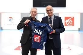 Check spelling or type a new query. La Caisse D Epargne Reste Le Sponsor Maillot Des Equipes De France De Handball Jusqu En 2024 Sportbuzzbusiness Fr