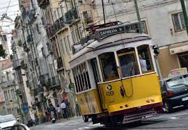 Die geschichte, die route mit einstiegspunkten, tickets und eine streckenkarte auf der die haltestellen eingezeichnet sind. Lisbon Tram 28 A Tourism Guide For 2021