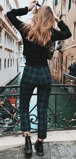 Black And White Checkered Pants Outfit Ideas 30 Stylish Fall Outfit Ideas For Everyone To Steal Stylish Fall Outfits Plaid Outfits Outfits With Leggings