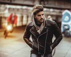 Mariano Di Vaio - Thursday night, me you and my leather... | Facebook