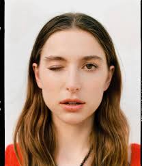 賈伯斯女兒Eve Jobs結婚了！這場禁用手機的婚禮顯示了何謂真正的上流| Vogue Taiwan