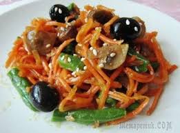 салат с корейской морковью и копченой курицей и грибами Postnyj Salat S Korejskoj Morkovyu I Gribami Pitanie Recepty Syroednye Recepty Vkusnyashki