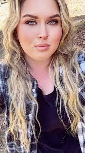 Lori Andresen's Instagram, Twitter & Facebook