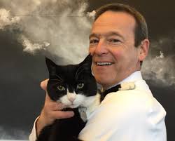 Simon McDonald على X: "Faithful to the advice of 1st Palmerston, @DiploMog  has "no eternal allies... only interests are perpetual", in his case food  and hugs https://t.co/4ZyElg6HWt"
