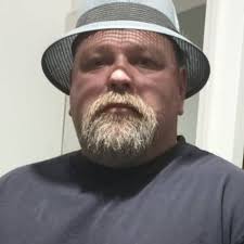 Derby Lowrider ahumado con gorra Chicano Garcia Signature