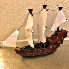 As well as having crew members assigned certain duties, pirates found a way to reduce conflict among themselves and maximize profits. Lego 18th Century Cargo Ship Lego