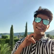 No busca un niño rico, busca un vago sentimiento. . . . . #444 #richvagos  #outfit #outfits #goodtimes #goodvibes #sky #streetstyle #streetphotography  #relax #sigueme #streetwear #vans #skt #aube #ciel #city #cdmx #explore  #colors #cityphotography ...