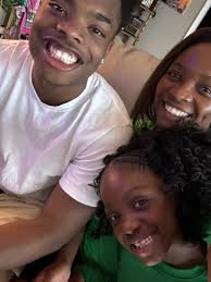 Dre Sadler (@DreJordan1212)