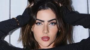 Izabel Sanchez's Instagram, Twitter & Facebook