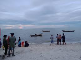Dimana keindahan alam berpadu dengan keindahan buatan manusia. Nelayan Pantai Cermin Tenggelam Usai Digoyang Ombak Portal Berita Sumatera Utara Medan Sumatera Utara