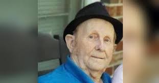 Dee Vaughn's Instagram, Twitter & Facebook