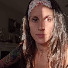 Amber Wix's Instagram, Twitter & Facebook