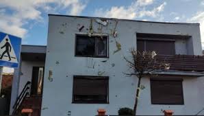 Silny wiatr utrudniał akcję gaśniczą, która rozpoczęła się po godzinie 2 w nocy. Yglcw Col8fpcm