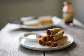 It has an excellent combination of crunchy veggies like carrots, cucumber try making this thai fresh spring rolls recipe this is a quick process and absolutely fun to do. Lumpia Shanghai Recipe Crispy Filipino Spring Rolls Hungry Huy