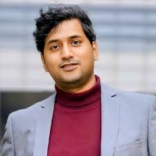 𝟳 𝗧𝗵𝗶𝗻𝗴𝘀 𝗜'𝗱 𝗡𝗲𝘃𝗲𝗿 𝗦𝗮𝘆 𝗮𝘁 𝗪𝗼𝗿𝗸 𝗔𝗴𝗮𝗶𝗻 Some  things don't get you in trouble immediately. They quietly change how people  see you. Here's what I've learned to keep to myself… |