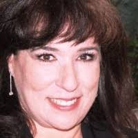 Michelle Ringer's Instagram, Twitter & Facebook