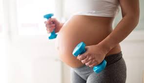 Nach einer entbindung rückt regelmäßiger sport erst mal in den hintergrund. Sport In Der Schwangerschaft Was Ist Erlaubt Was Ist Tabu