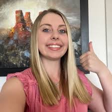 Professor Billings in the making. And forever encouraging black women to be  comfortable wearing their natural hair in academia and in the workplace.  💼: Western Michigan University