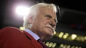 Howard schnellenberger (born march 16, 1934) is a former college football coach, having led the miami (fl) hurricanes , louisville cardinals and florida atlantic owls. J58ld2 Lx5kdrm