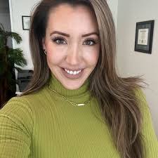 Jessica Ripley's Instagram, Twitter & Facebook