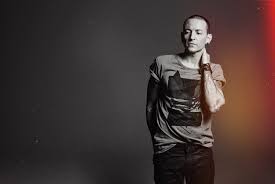 We did not find results for: Fans Pay Tribute To Chester Bennington