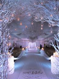 Christmas brings out everyone's wildest wedding fantasies. Winter Wonderland Wedding Flowers By Amaryllis Event Decor