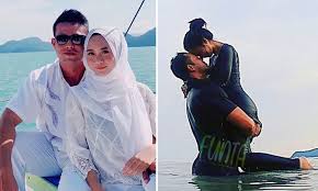 Video panas mirip zul ariffin tersebar, zul padam akaun instagram. Basah Habis Gambar Mandi Laut Zul Ariffin Dan Intan Najuwa Tersebar Luas Buzzkini
