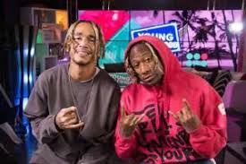 You know that i'm bout to smash it, it's true. Social House Lyrics