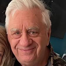 In this short video, if you see the horse going forward, you're a left  brained person (analytical, logical), but if you see the horse going  backward, you're a right brained person (creative,