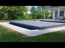 Vollautomatische Begehbare Poolabdeckung Youtube Pool Time Outdoor Decor Pool