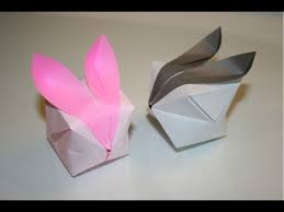 Voici Un Petit Lapin Gonflable Tout Mignon Qui Aura Les Oreilles En Couleur Si Vous Utilisez Un Papier Duo C Est En Fait Une Var Origami Origami Facile Lapin
