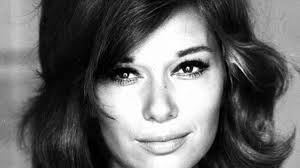 Addio a Lea Massari, morta a 91 anni l'attrice ribelle fino alla fine:  funerali intimi e senza clamori