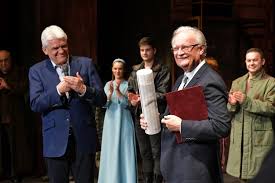 Azt is lehet tudni, hogy balázs péter két ciklus után harmadszor is megpályázta a szolnoki szigligeti színházat: Tragedia Utan Szulinapi Unnep Balazs Peter 75 Eves Galeria Szoljon