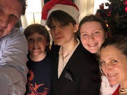 Über 7 millionen englischsprachige bücher. Chrystia Freeland On Twitter To All Those In Unirose And Across Canada Who Are Celebrating A Very Merry Christmas From My Family To Yours