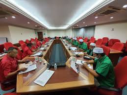 Pakatan memenangi 104 kerusi parlimen manakala dap meraih sembilan kerusi di sabah dan sarawak. Media Umnobim Pejabat Umno Bahagian Indera Mahkota 5 Facebook