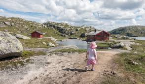 Check spelling or type a new query. Borsteinen Turisthytte Fottur Fra Lysebotnvegen Fjell Vandring As