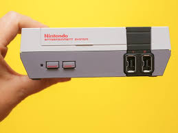Un juego de mesa en blanco y negro con números en donde tirando en dado y seleccionando. Abre La Consola De Juegos Nintendo Nes Classic Edition