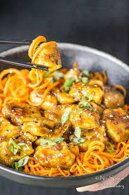 Honey Ginger Garlic Chicken Carrot Noodle Bowls No Spoon Necessary Zoodle Recipes Recipes Food