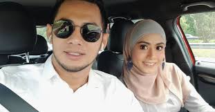Fizo omar dan mawar telah mengumumkan 10 november 2013 adalah tarikh pernikahan mereka. Fizo Omar Dan Mawar Bergaduh