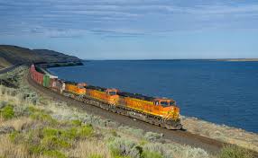 Pin By Martha Vazquez On All Aboard Train Rail Transport Diesel Locomotive