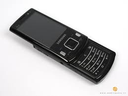 Samsung i8510 Innov8: Symbian bez Nokie ...