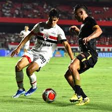 São Paulo: Moreira surpreende em testes físicos e volta ao radar de Crespo