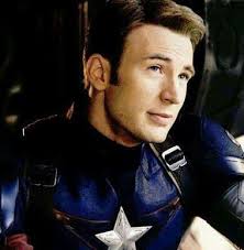 Zach Mitchell y tú (la hermana de Owen Grady)