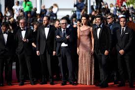 La storia inizia con il carismatico personaggio di cosa nostra braccato in brasi. Il Traditore Ovazione A Cannes Per Il Film Su Tommaso Buscetta Le Foto Del Cast Sul Red Carpet Gazzetta Del Sud
